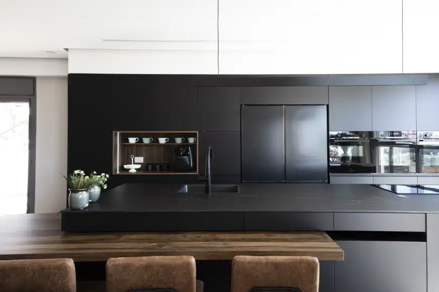 מטבח עם אי נשלף