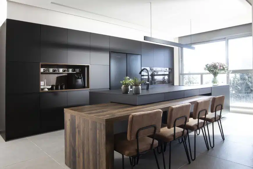 מטבח עם אי נשלף