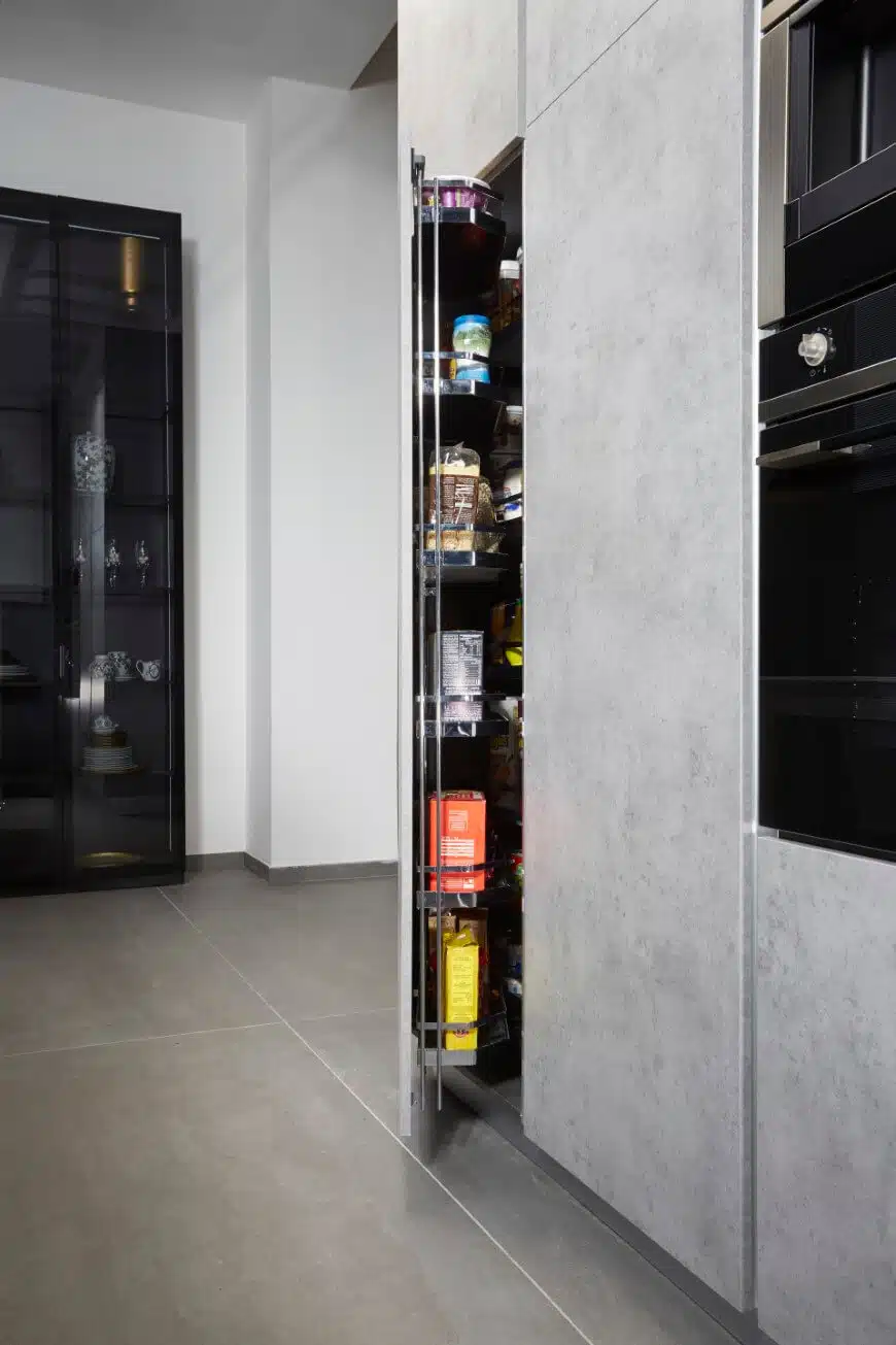 מגירות מזווה (נשלפים)