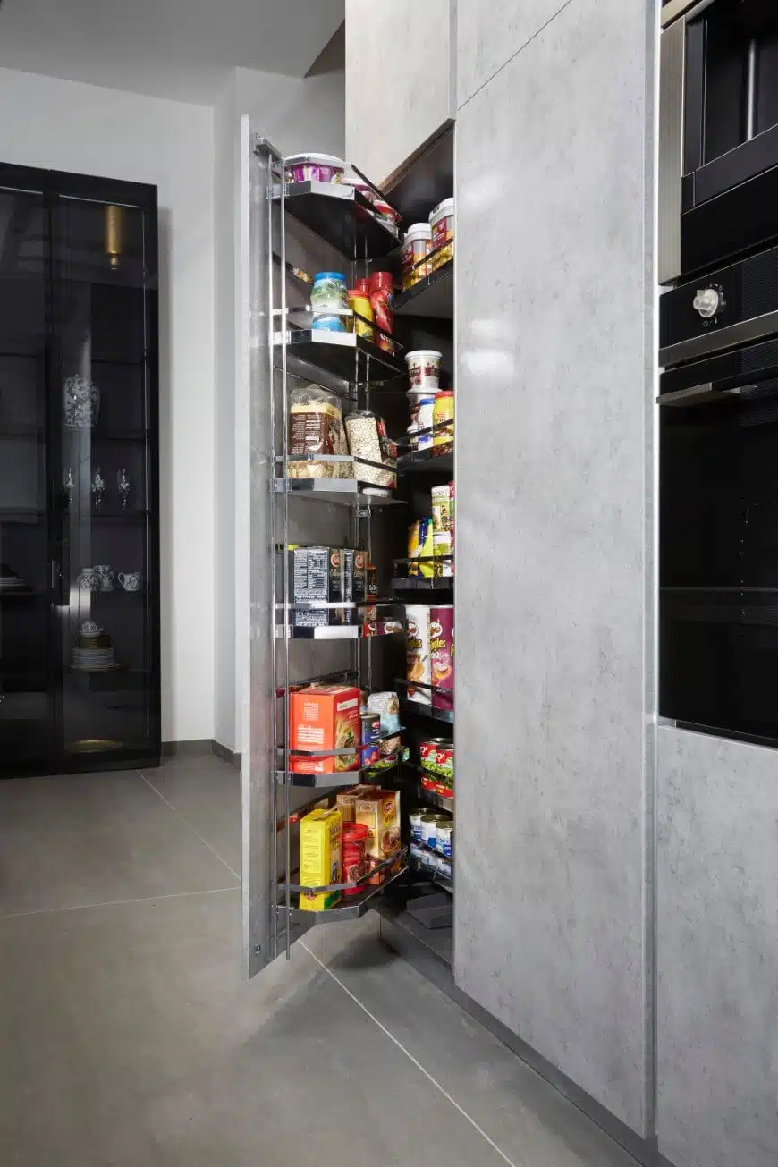 מגירות מזווה (נשלפים)