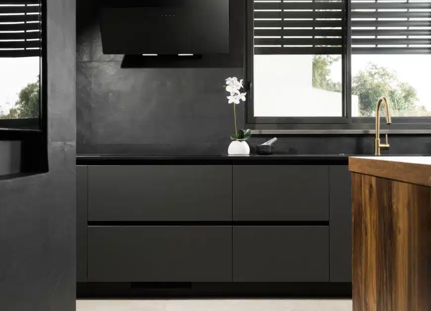 מגירות חיצוניות ומגירות פנימיות