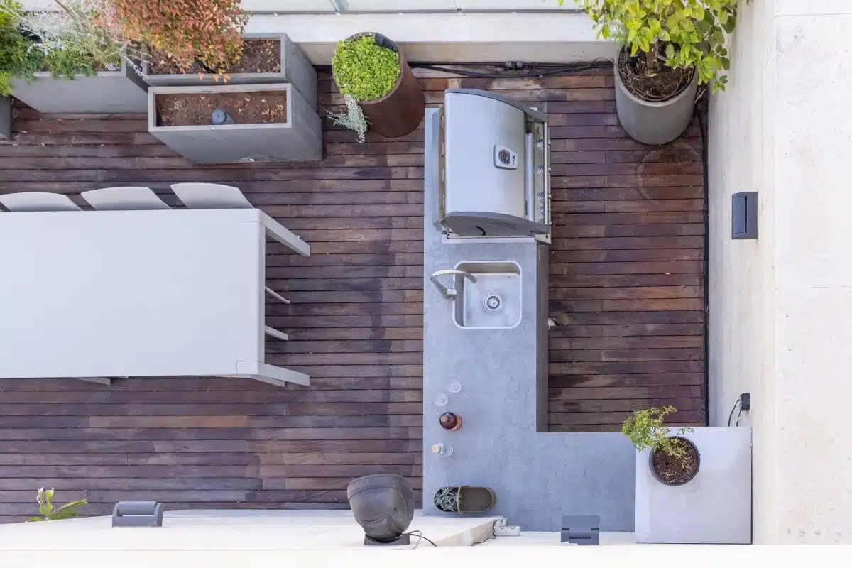 מטבח חוץ בצורת ר