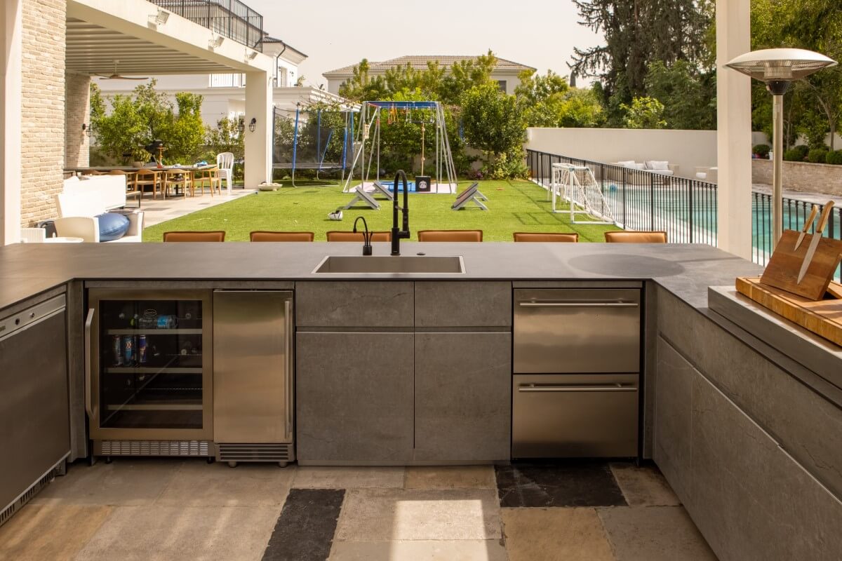 מטבח חוץ עם שיש