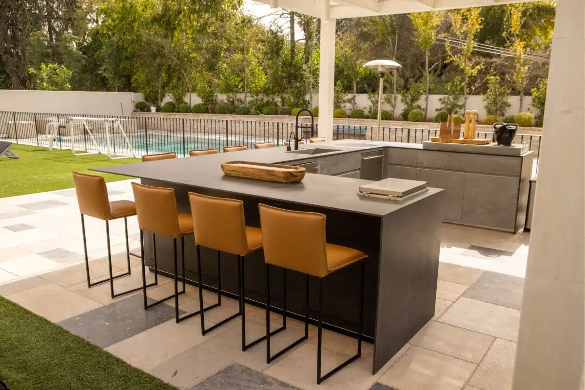 מטבח חוץ בצורת ח