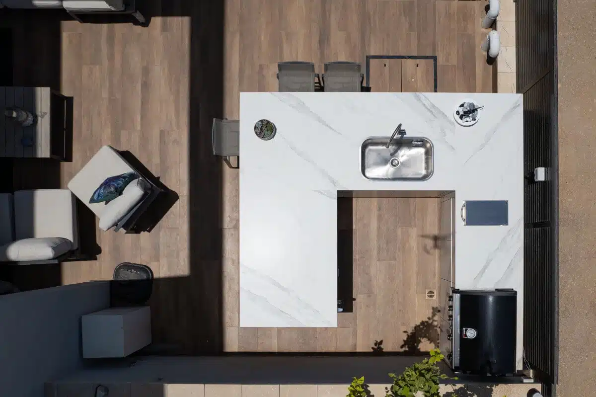 מטבח חוץ בצורת ח