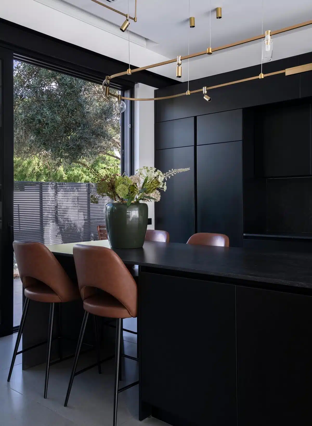 מטבח שחור מעוצב